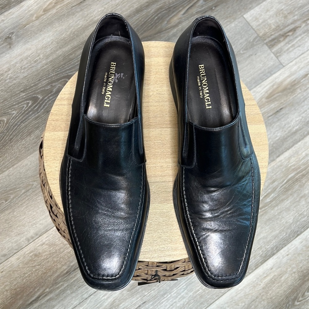🔹 Bruno Magli Raging Slip On Loafer